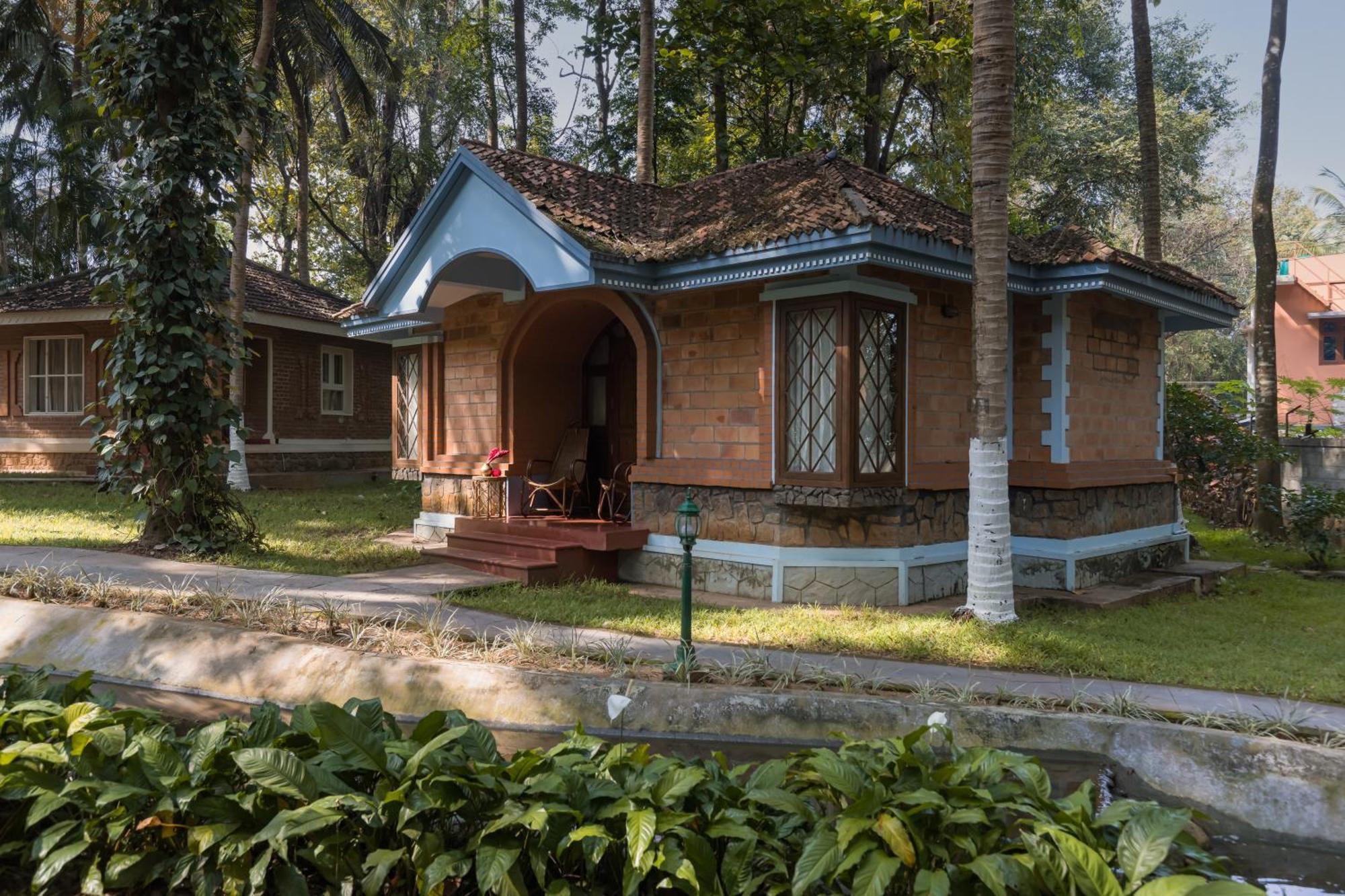 Kairali - The Ayurvedic Healing Village Палакад Екстериор снимка