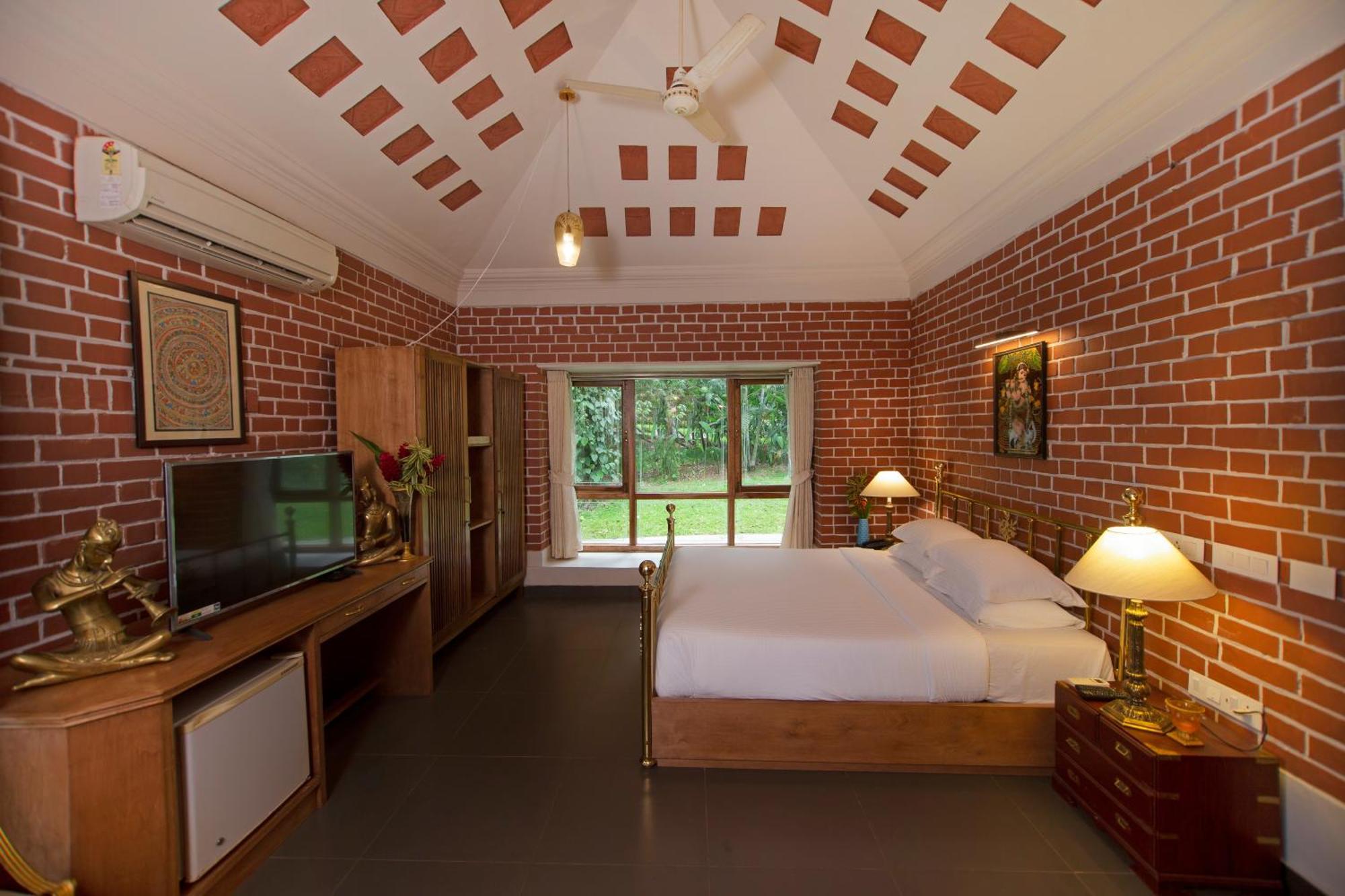 Kairali - The Ayurvedic Healing Village Палакад Екстериор снимка