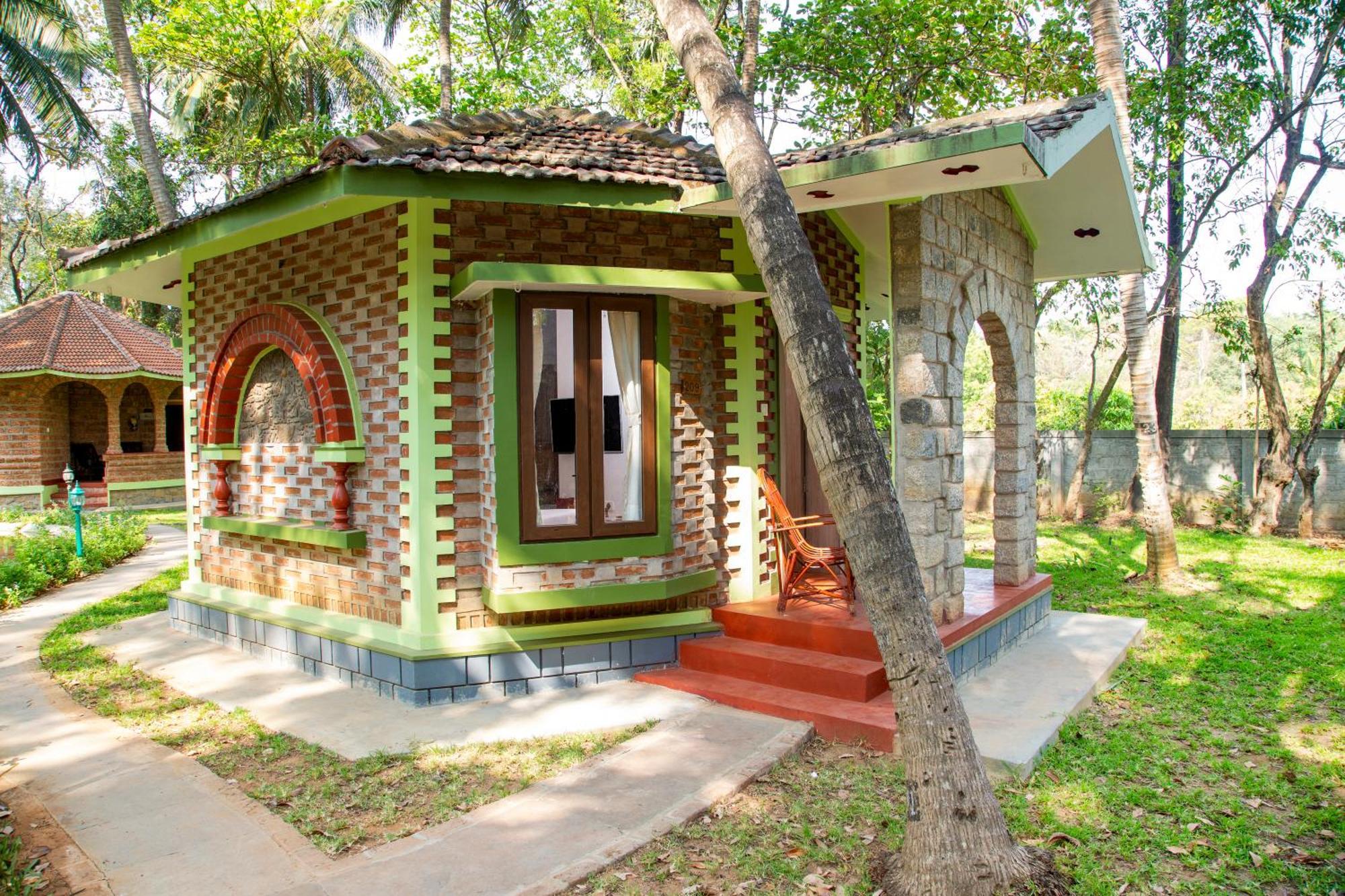 Kairali - The Ayurvedic Healing Village Палакад Екстериор снимка
