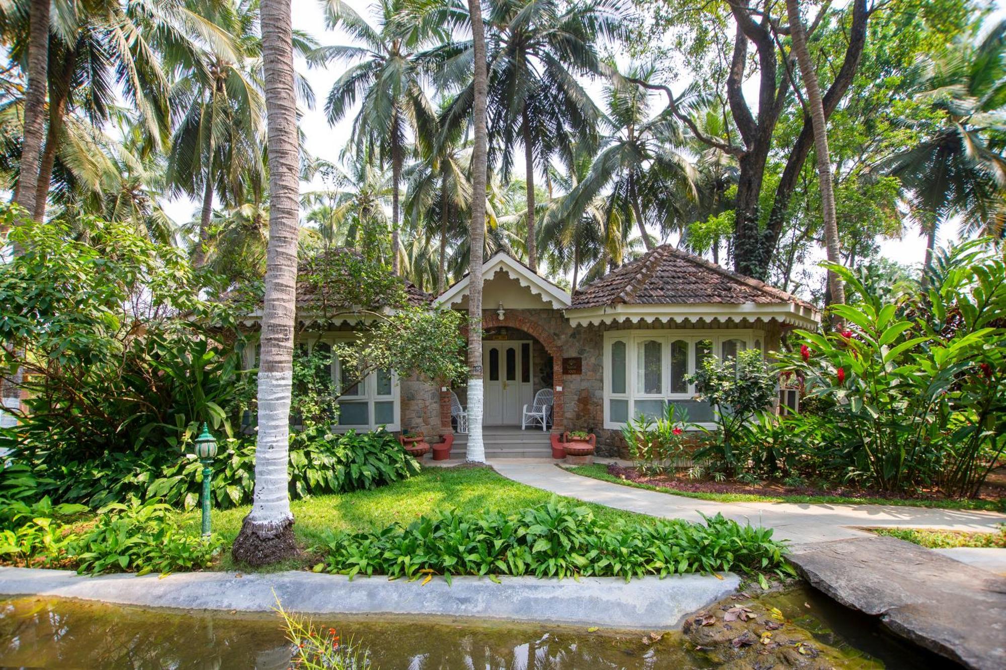 Kairali - The Ayurvedic Healing Village Палакад Екстериор снимка