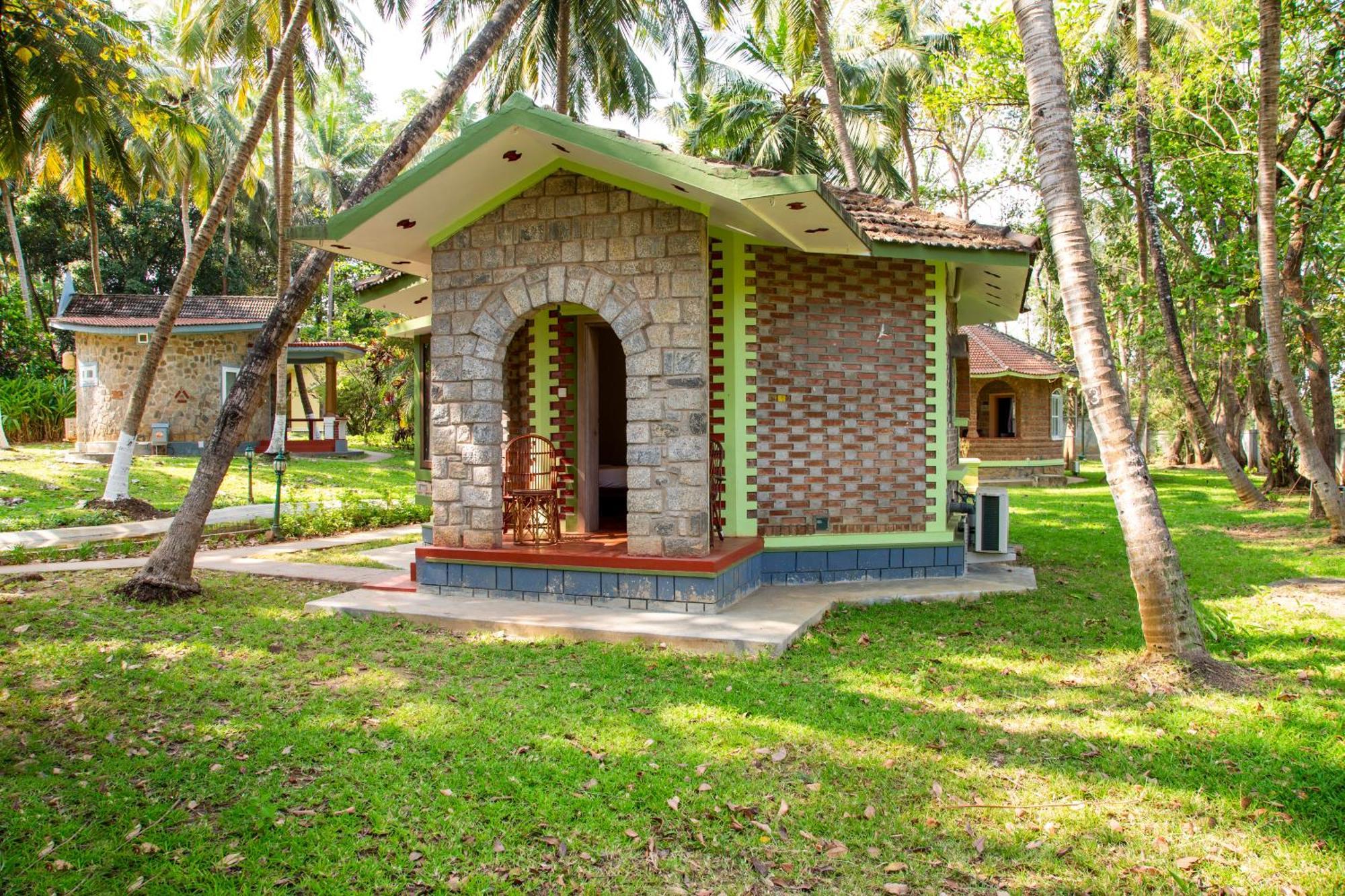 Kairali - The Ayurvedic Healing Village Палакад Екстериор снимка