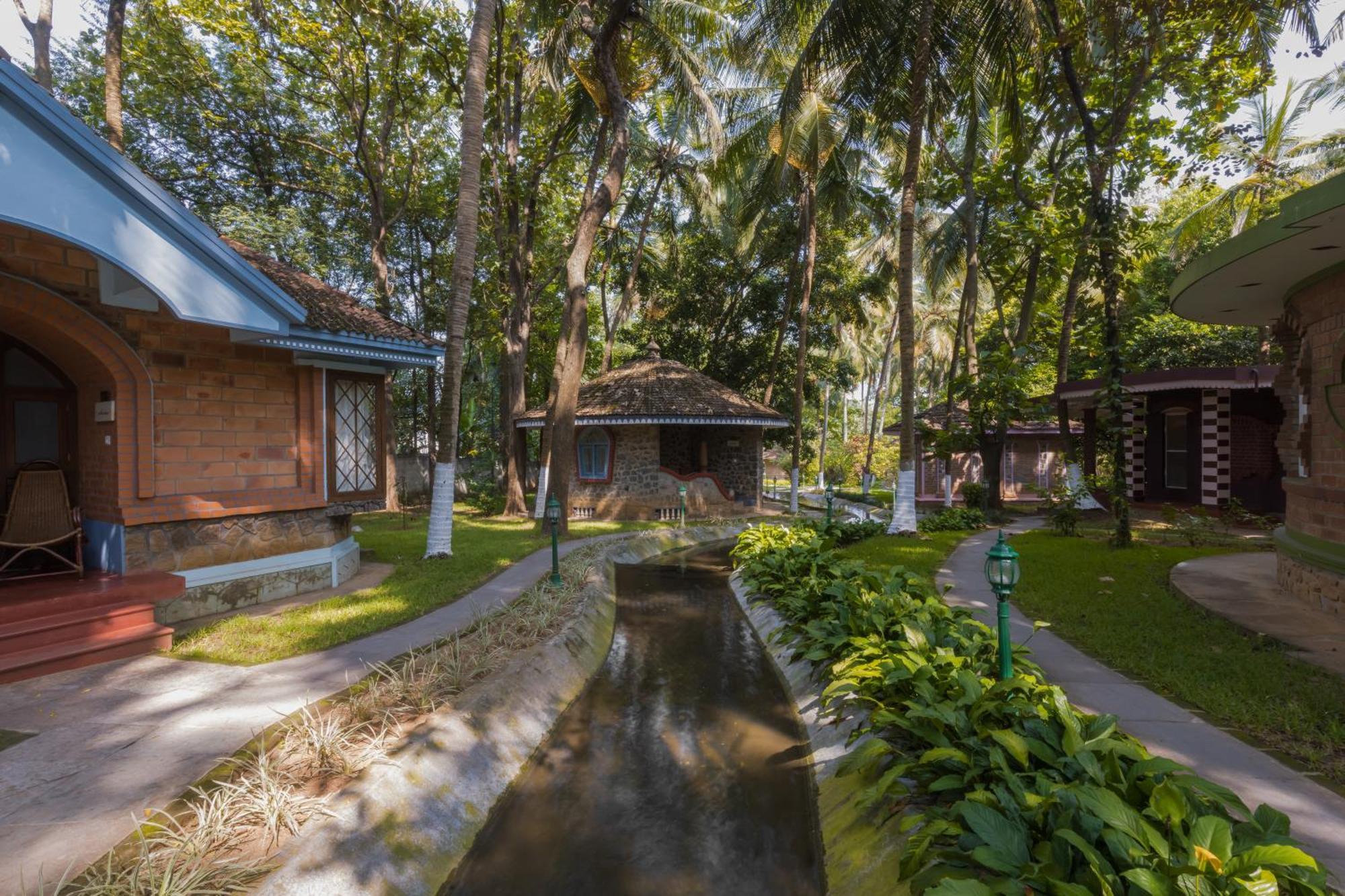 Kairali - The Ayurvedic Healing Village Палакад Екстериор снимка