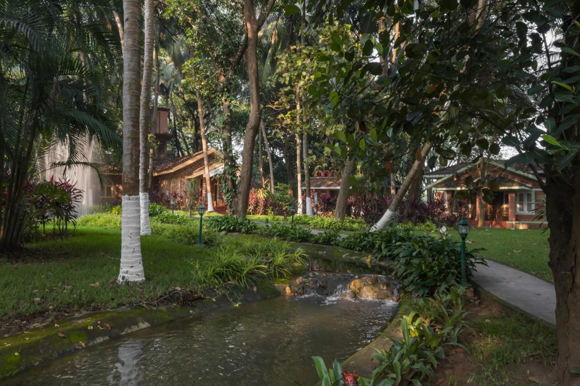 Kairali - The Ayurvedic Healing Village Палакад Екстериор снимка